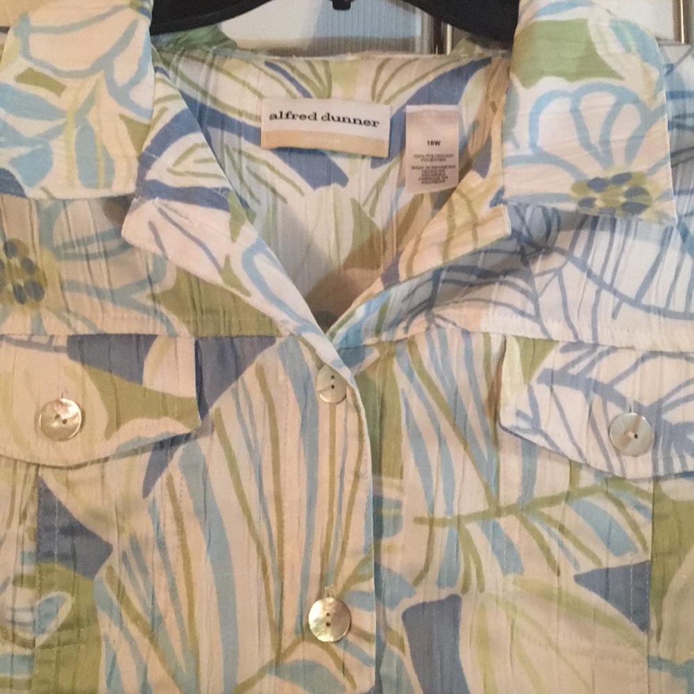 Jacket - Picture 2 of 5